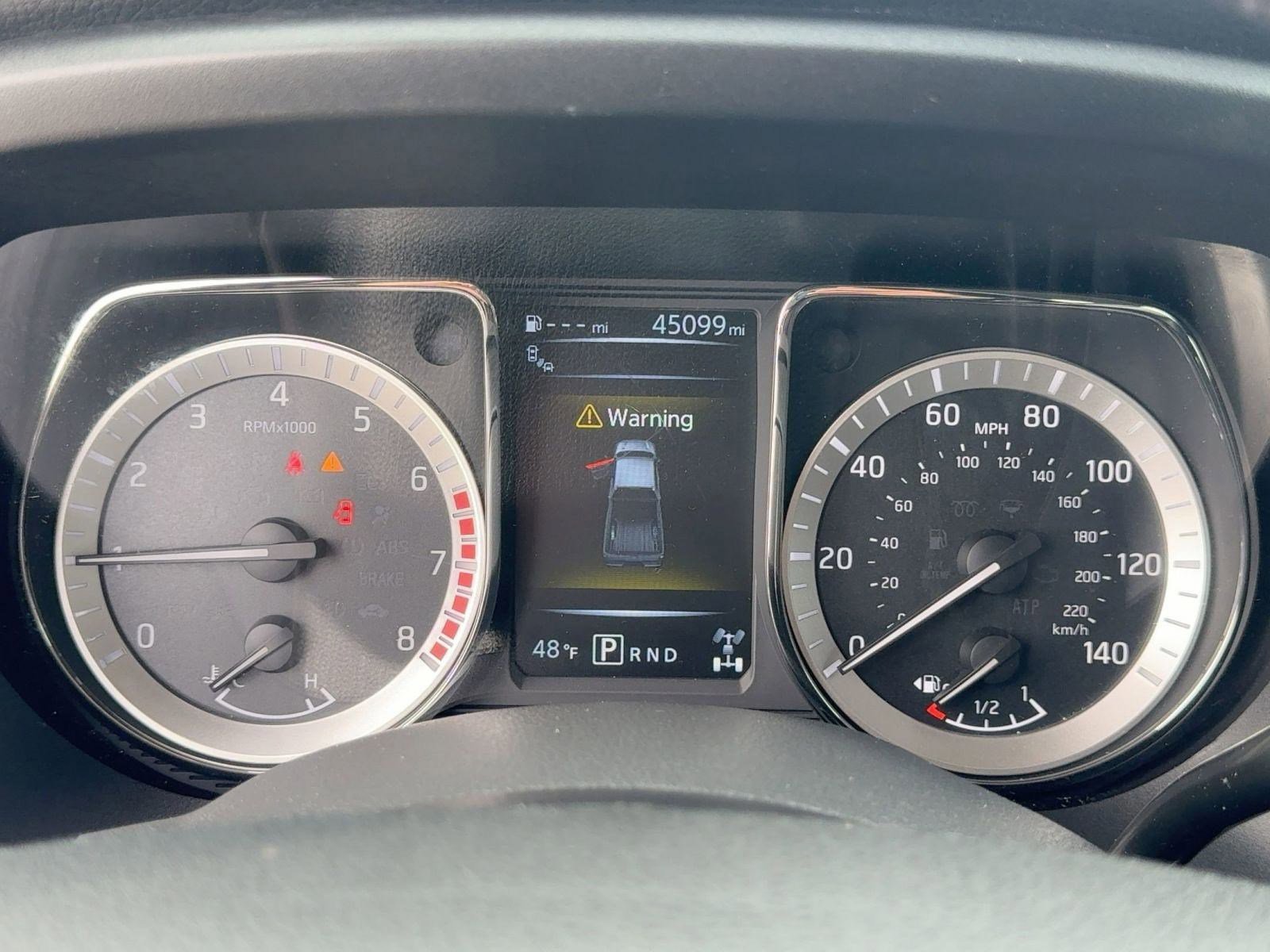 Used 2018 Nissan Titan SV w/ SV Convenience Package image 17