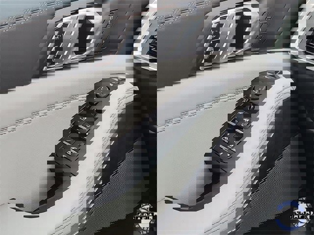 Used 2024 BMW X5 xDrive40i w/ Premium Package image 11