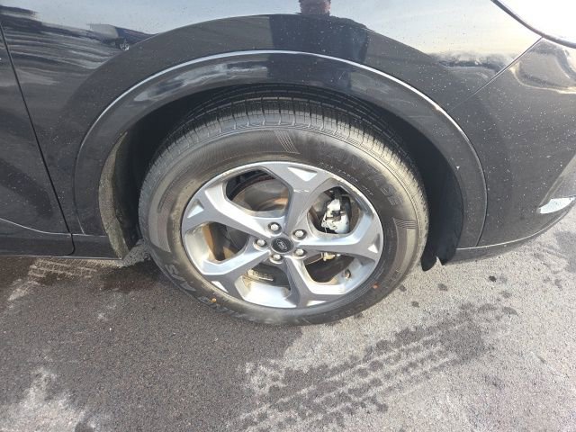 Certified 2024 Ford Escape ST-Line w/ Cold Weather Package image 3