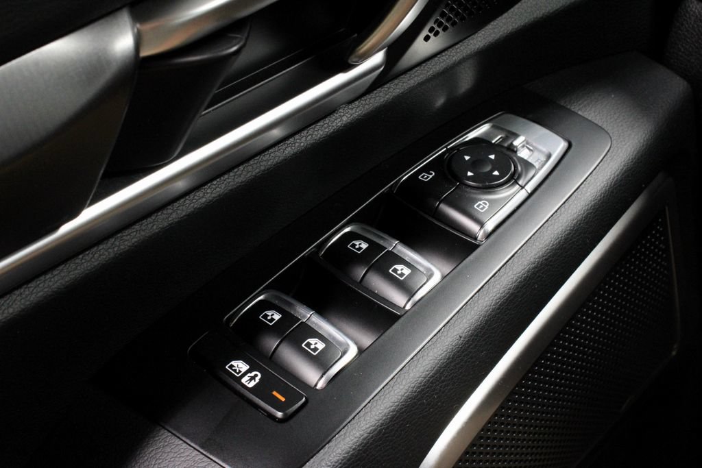 Used 2025 Kia Telluride LX FWD image 27