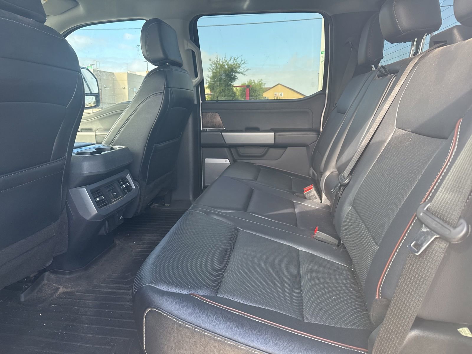 Certified 2024 Ford F350 Lariat w/ FX4 Off-Road Package AWD/4WD image 10