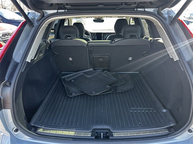 Used 2024 Volvo XC60 B5 Plus image 43