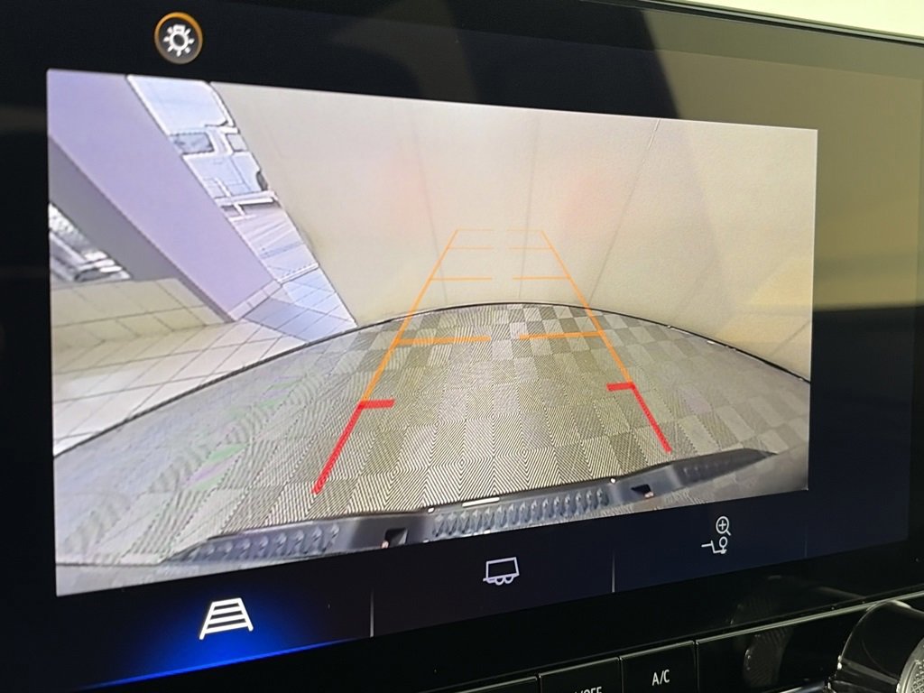 Used 2024 Chevrolet Colorado Trail Boss image 20