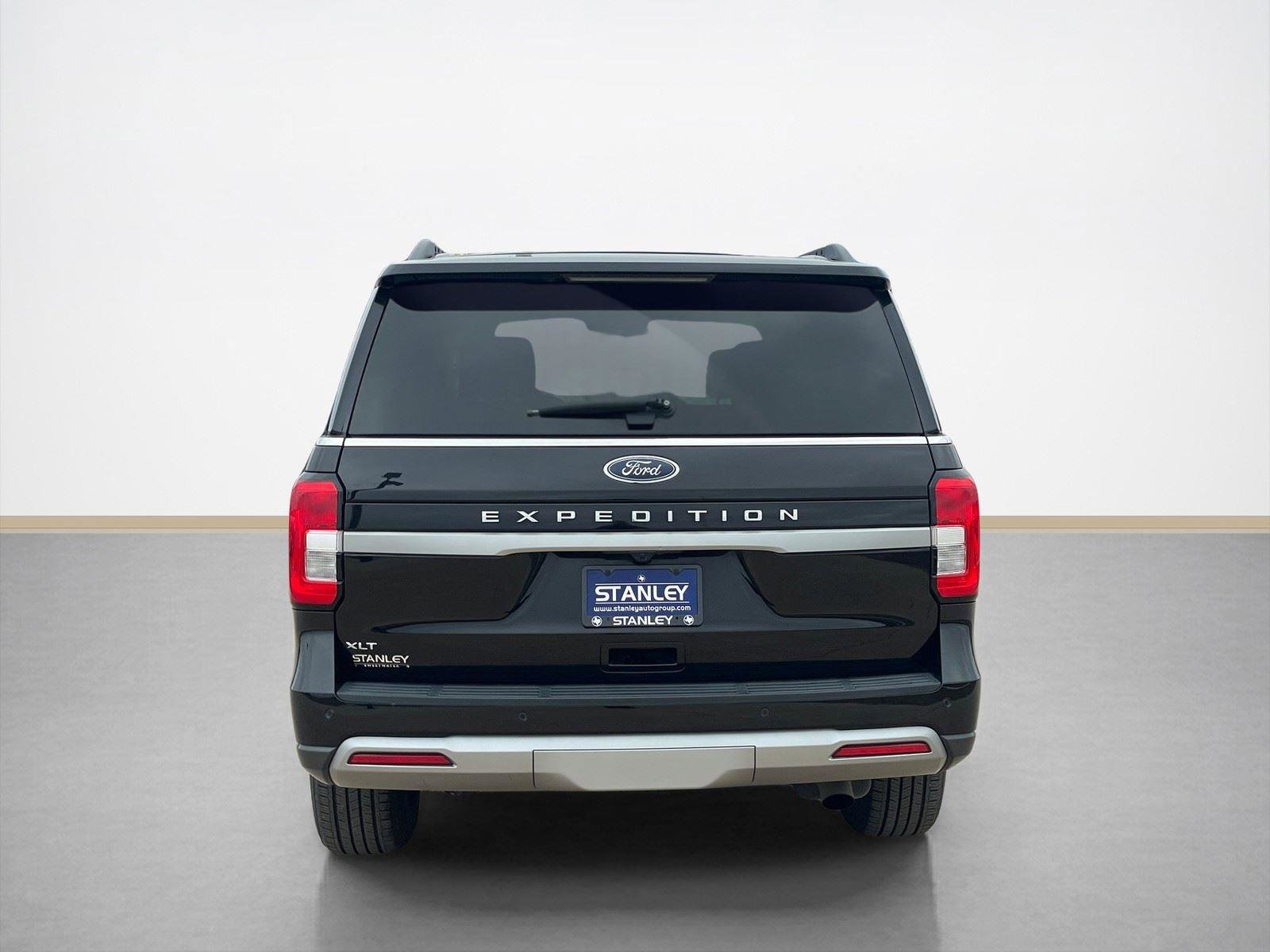 Certified 2024 Ford Expedition XLT AWD/4WD image 7