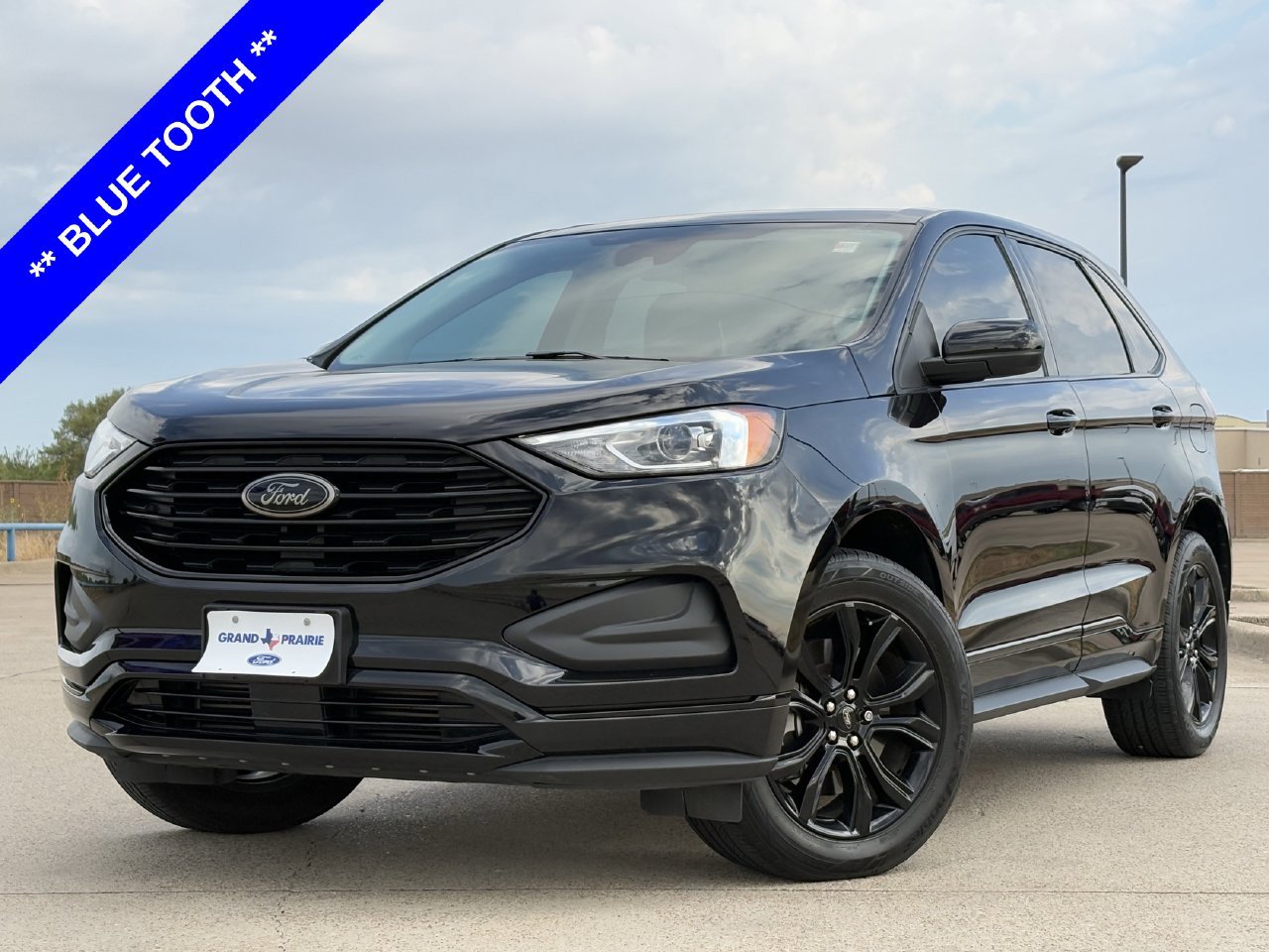 Certified 2024 Ford Edge SE w/ Black Appearance Package AWD/4WD image 2