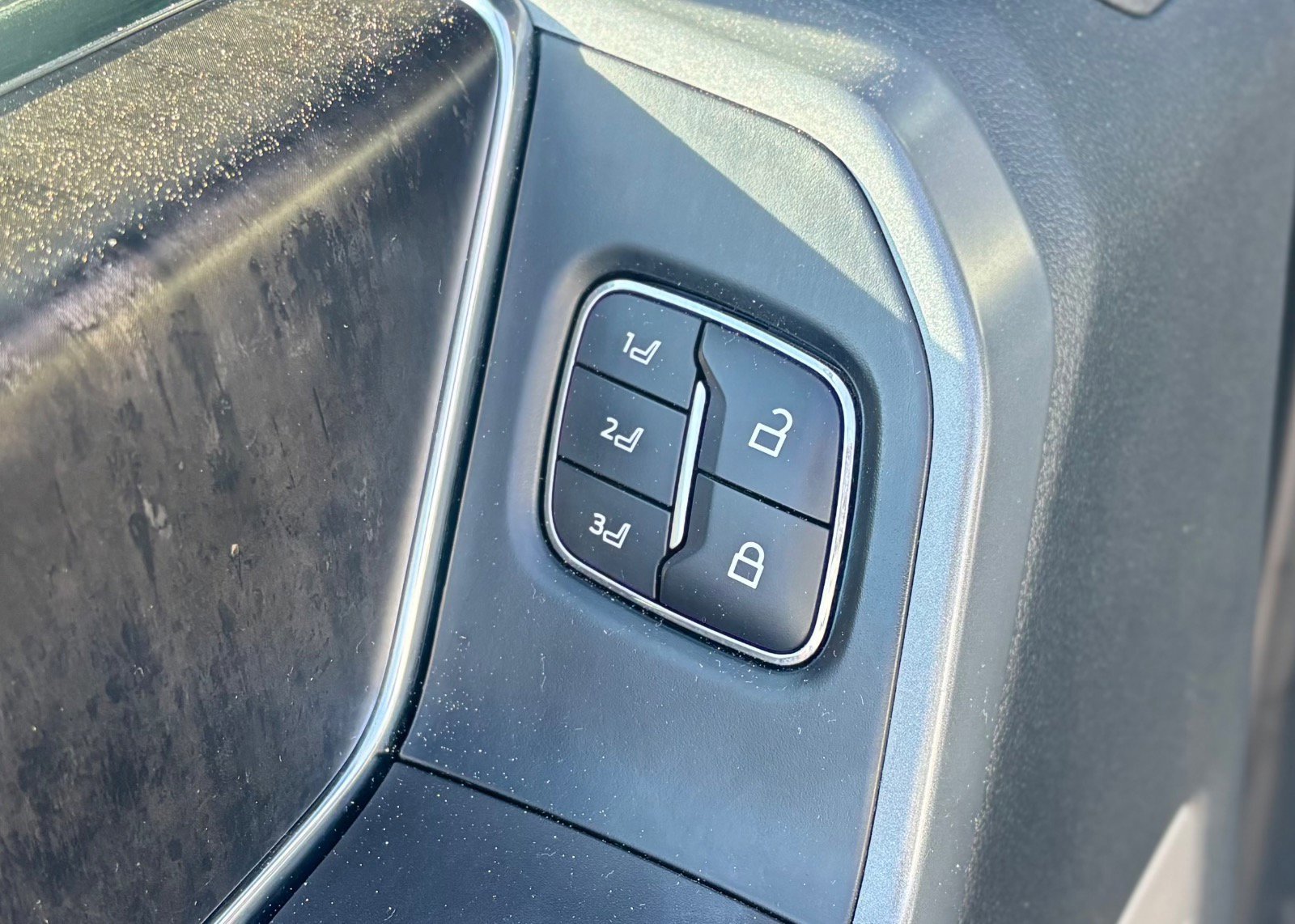 Certified 2022 Ford F150 Lariat w/ Equipment Group 502A High image 32