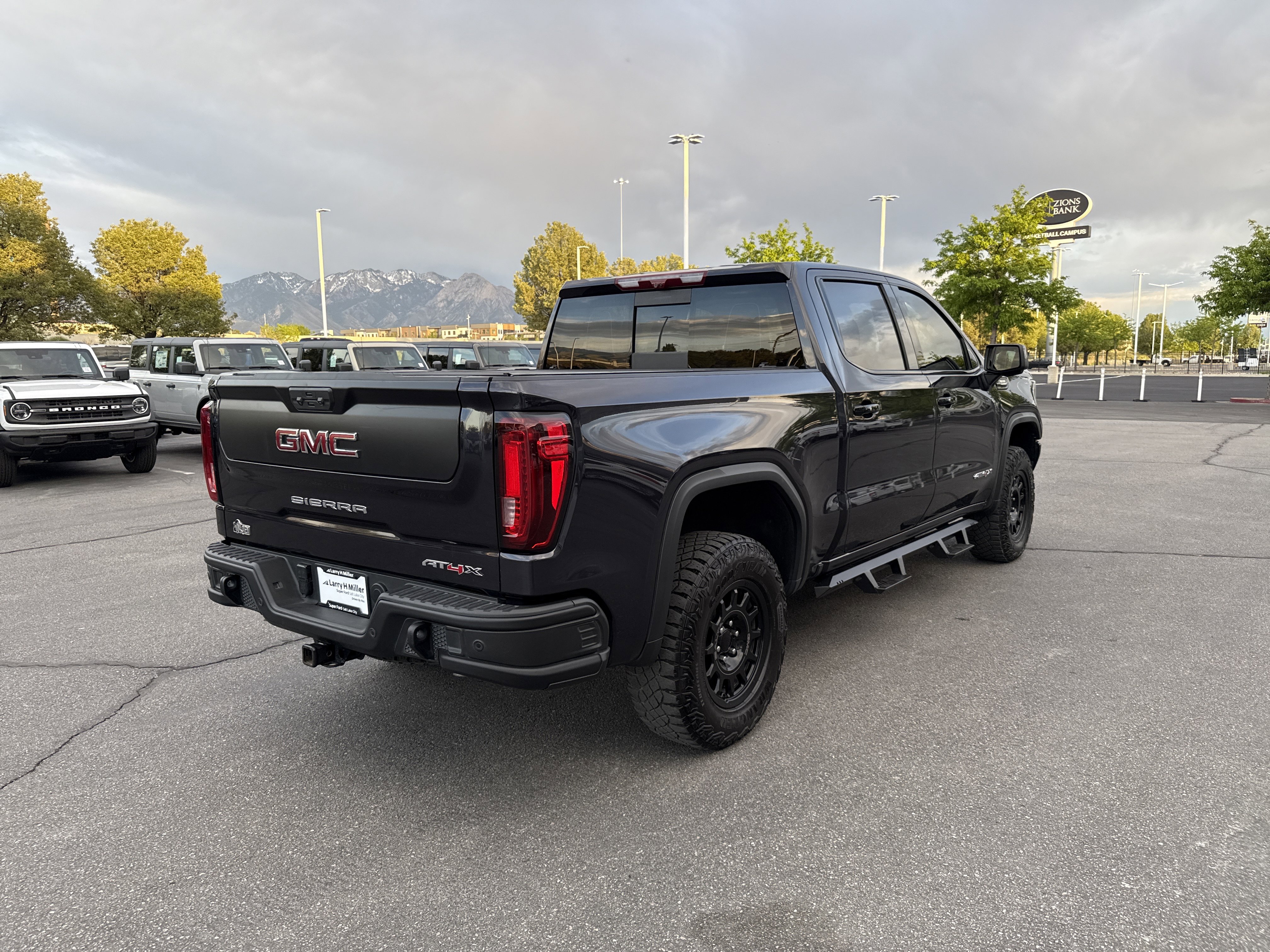 Used 2024 GMC Sierra 1500 AT4X w/ AT4X AEV Edition AWD/4WD image 5