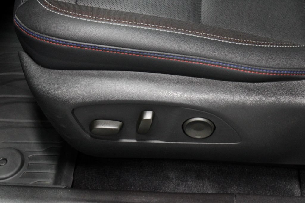 Used 2024 Chevrolet Equinox EV RS FWD image 26