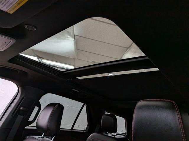 Certified 2024 Ford Explorer ST-Line w/ Class IV Trailer Tow Package image 16