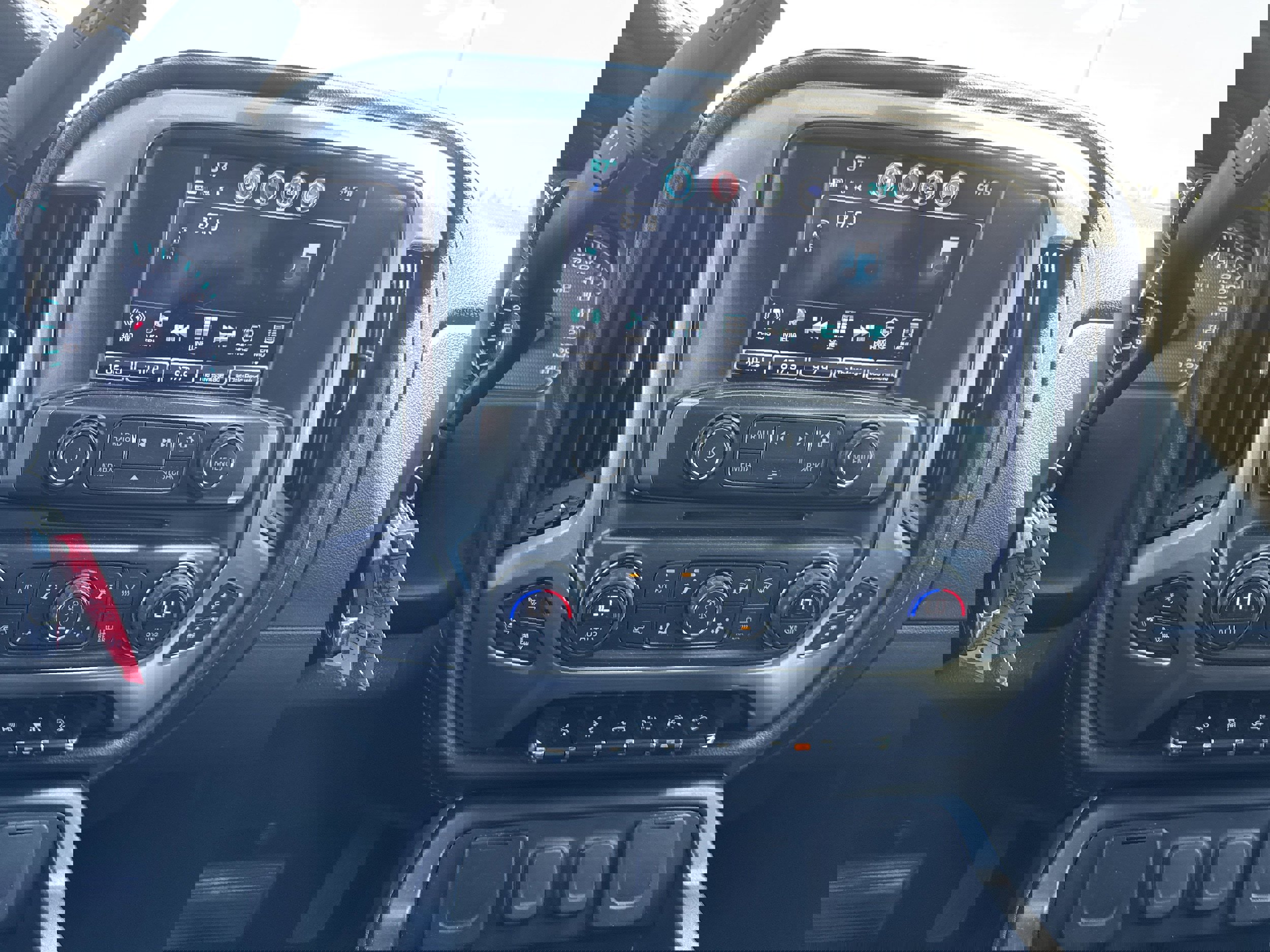 Used 2018 Chevrolet Silverado 1500 LTZ Z71 w/ Redline Edition image 13