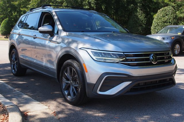 Used 2022 Volkswagen Tiguan SE