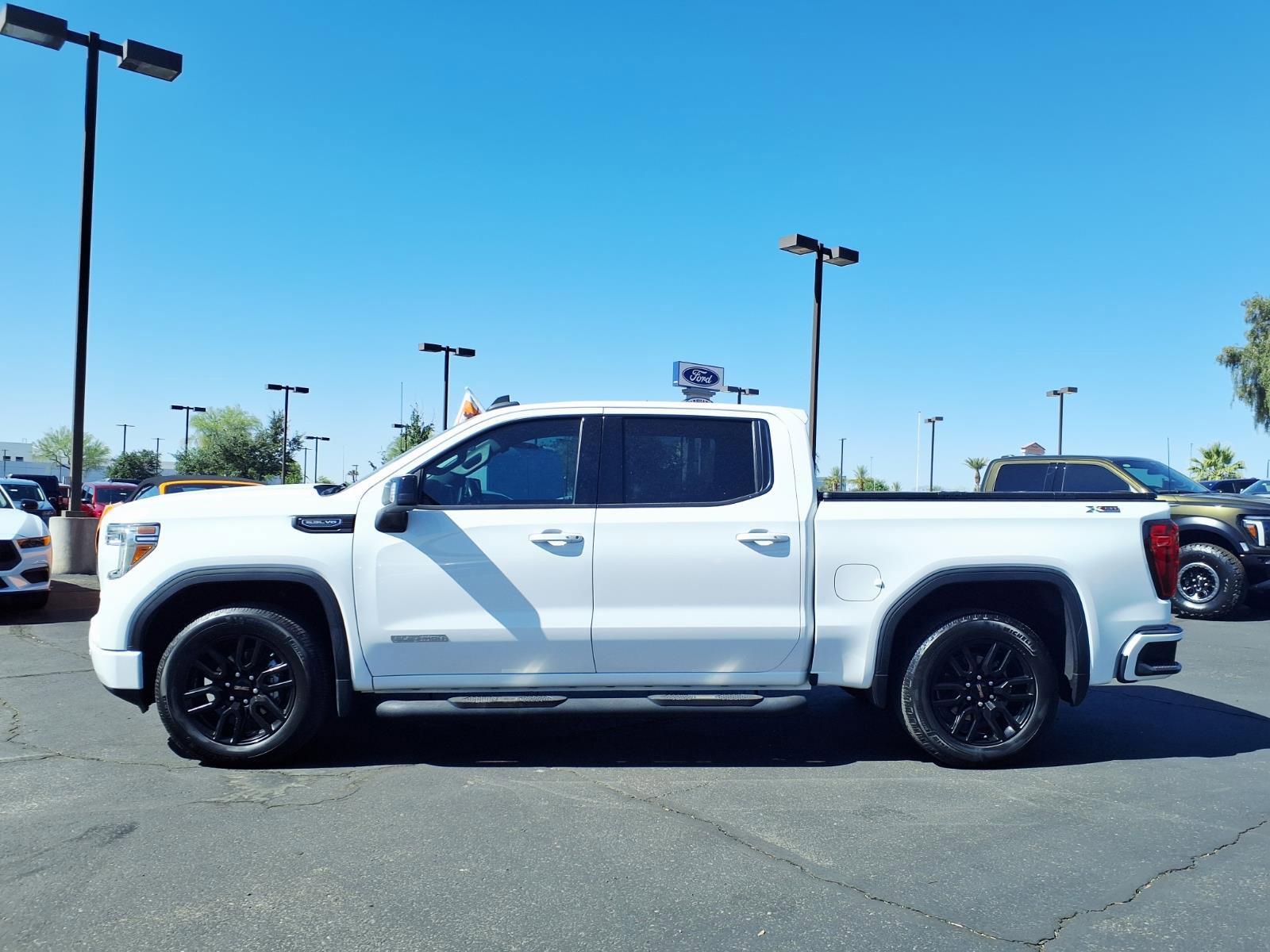 Used 2021 GMC Sierra 1500 Elevation w/ Preferred Package AWD/4WD image 3