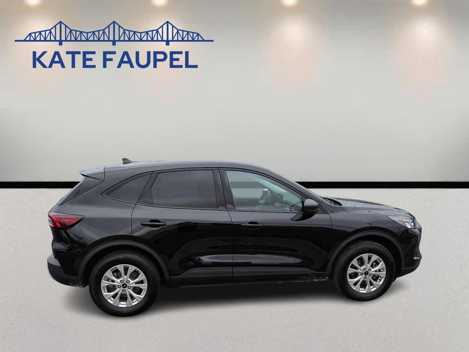 Certified 2025 Ford Escape Active AWD/4WD image 8