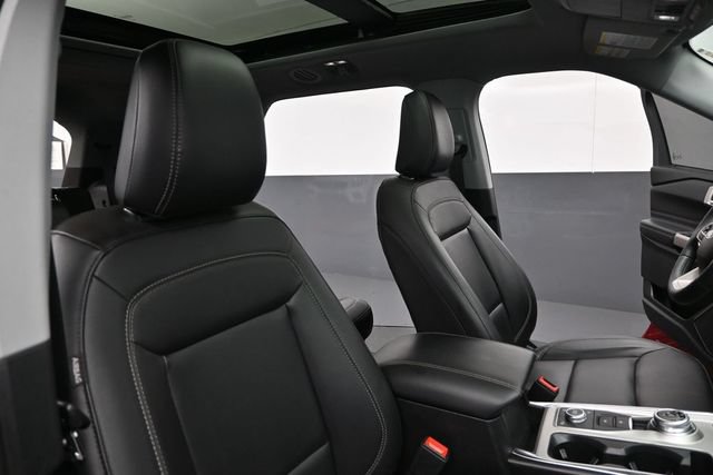 Certified 2024 Ford Explorer XLT AWD/4WD image 32