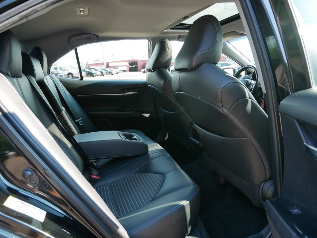 Used 2019 Toyota Camry SE FWD image 9