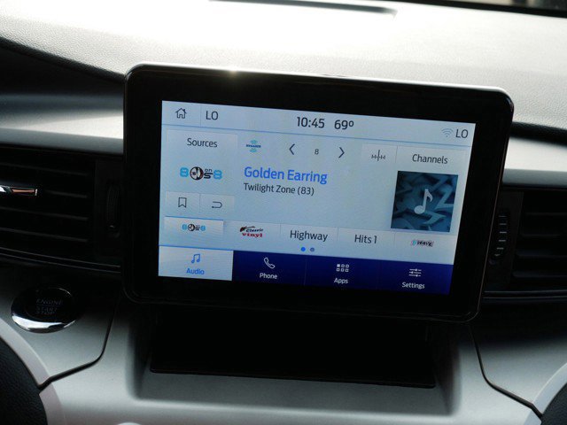 Certified 2022 Ford Explorer XLT w/ Class IV Trailer Tow Package image 28