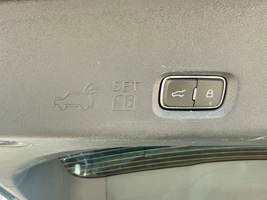 Certified 2025 Ford Expedition Active AWD/4WD image 22