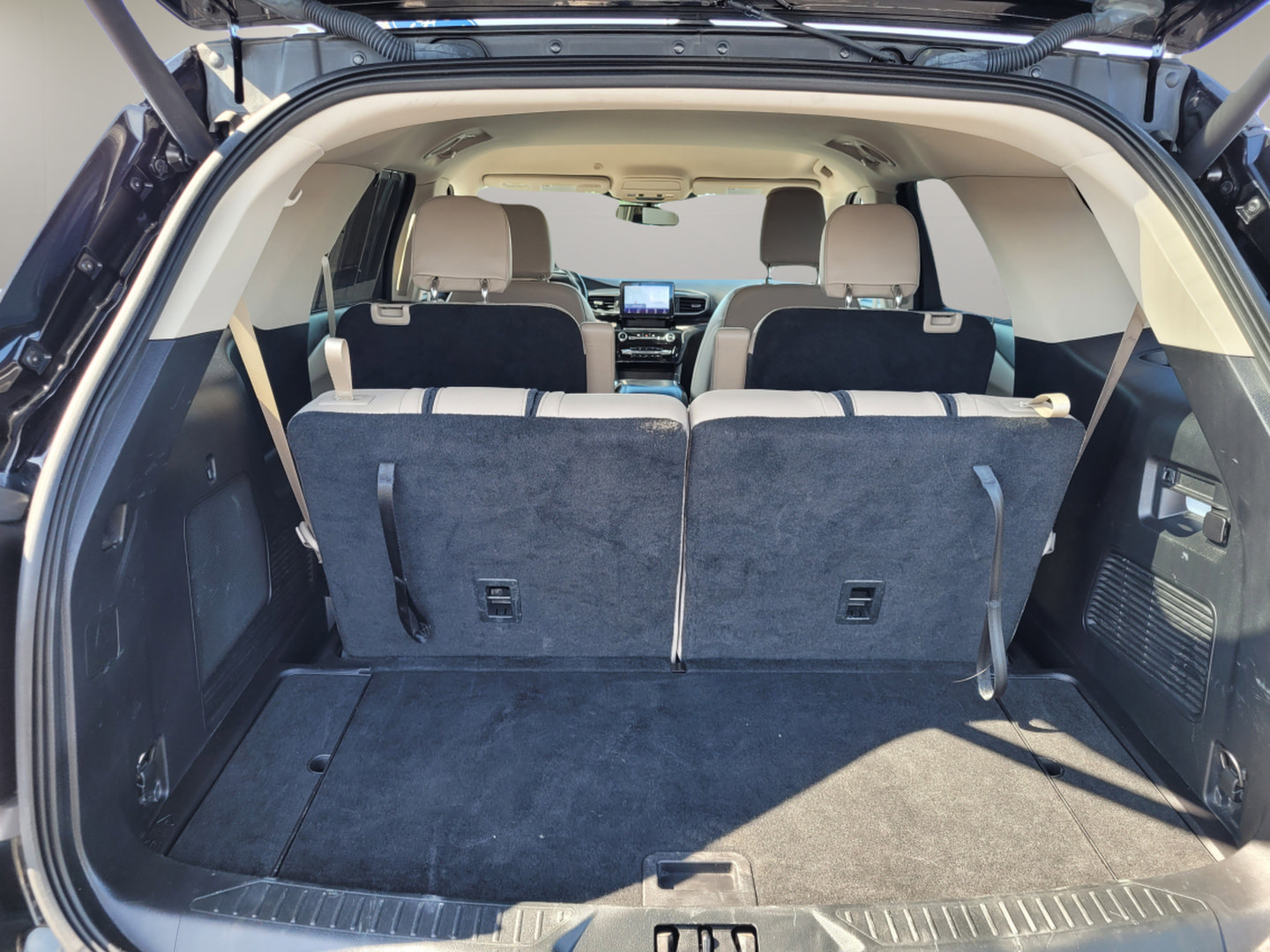 Certified 2022 Ford Explorer Limited AWD/4WD image 28