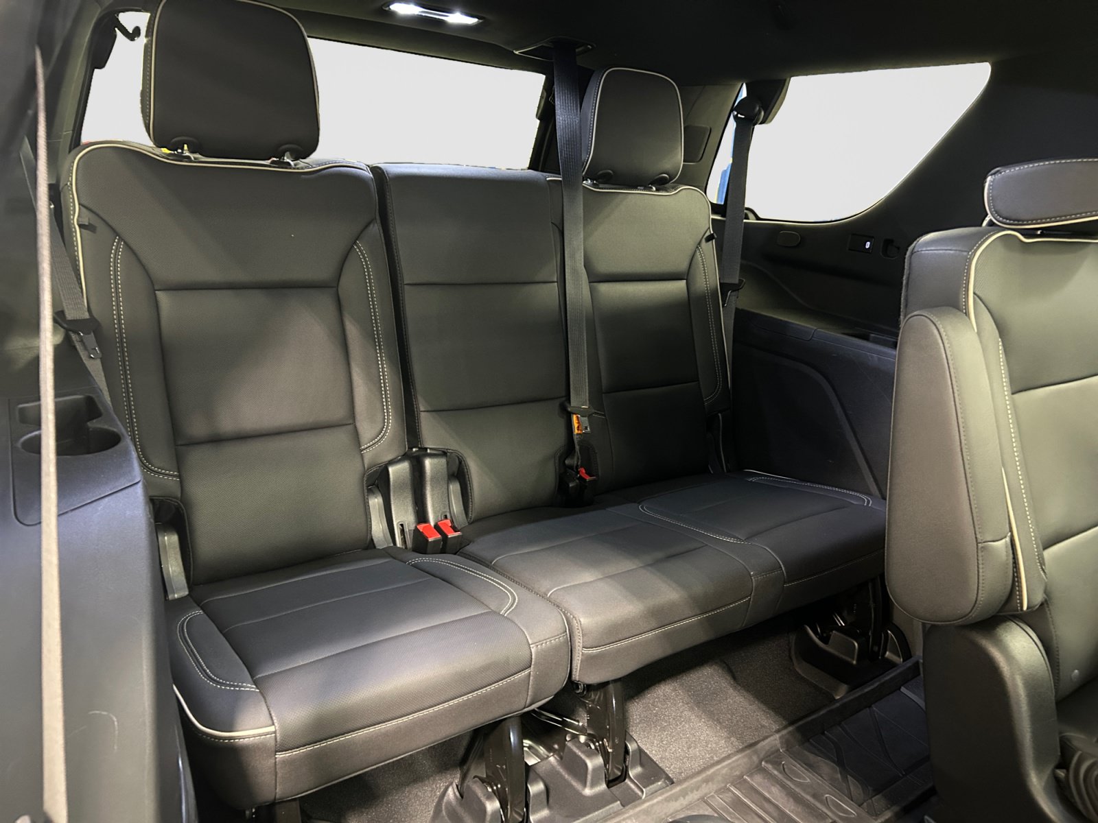 Used 2023 Chevrolet Tahoe Premier w/ Premium Package 2 AWD/4WD image 22