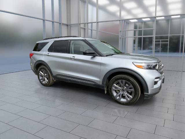 Certified 2022 Ford Explorer XLT w/ Equipment Group 202A AWD/4WD image 2