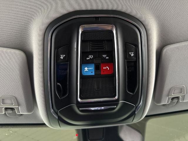 Used 2023 Jeep Grand Cherokee Laredo RWD image 22