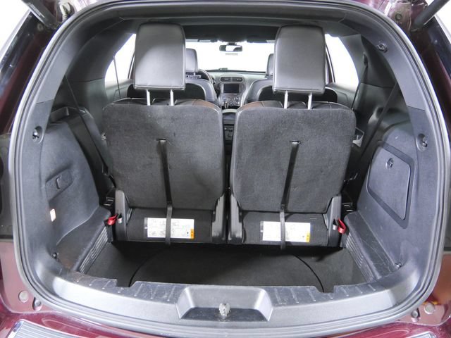 Certified 2018 Ford Explorer XLT w/ Equipment Group 202A AWD/4WD image 16