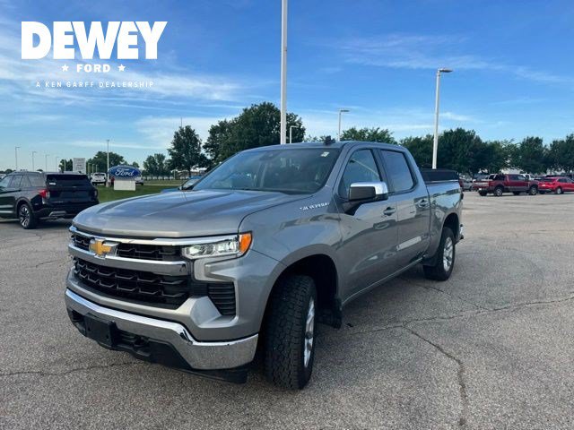Used 2024 Chevrolet Silverado 1500 LT w/ Protection Package AWD/4WD image 3