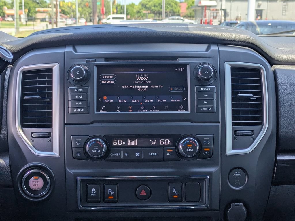 Used 2019 Nissan Titan SV w/ SV Convenience Package RWD image 18
