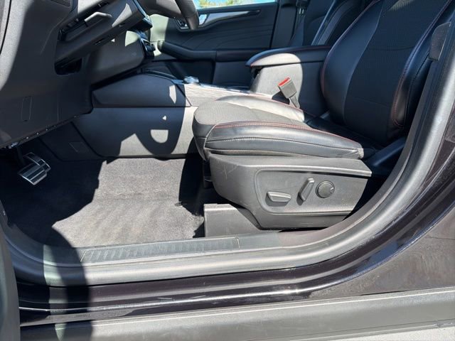Certified 2023 Ford Escape ST-Line Select w/ Tech Pack #2 image 15