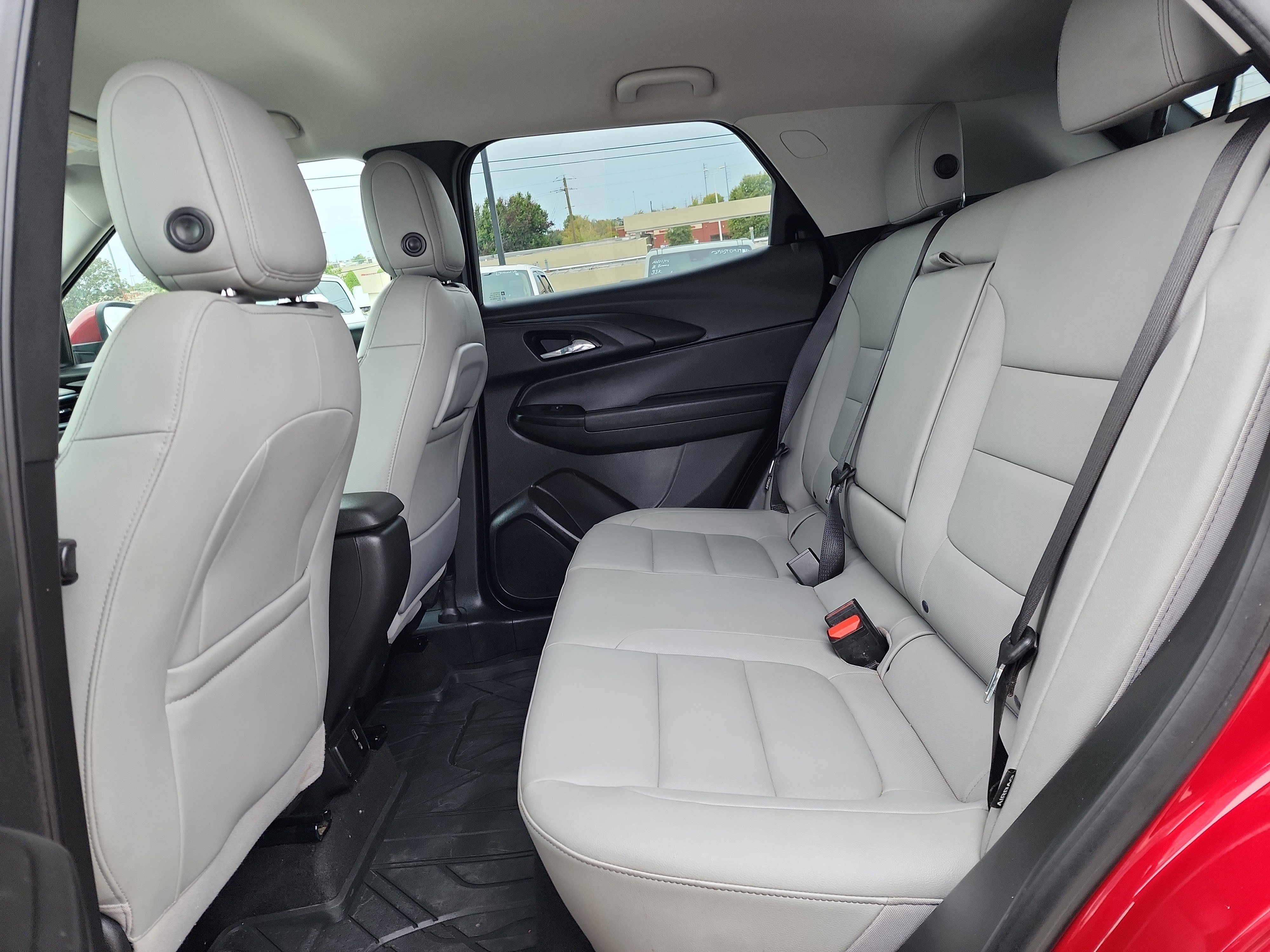 Used 2021 Chevrolet TrailBlazer LT w/ Premium Seating Package image 11