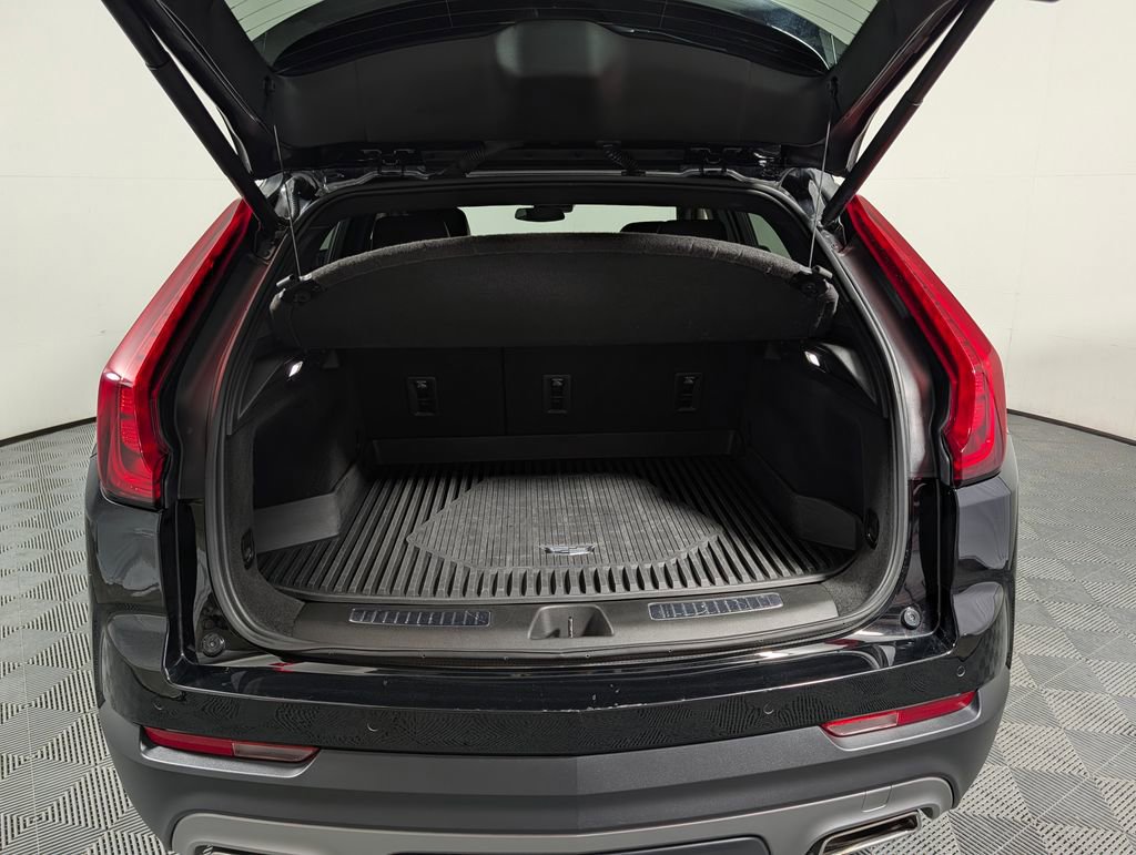 Used 2023 Cadillac XT4 Premium Luxury w/ Driver Assist Package FWD image 6
