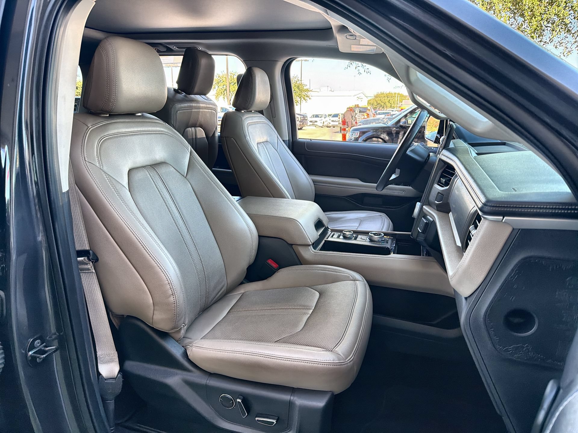 Certified 2024 Ford Expedition Limited AWD/4WD image 26