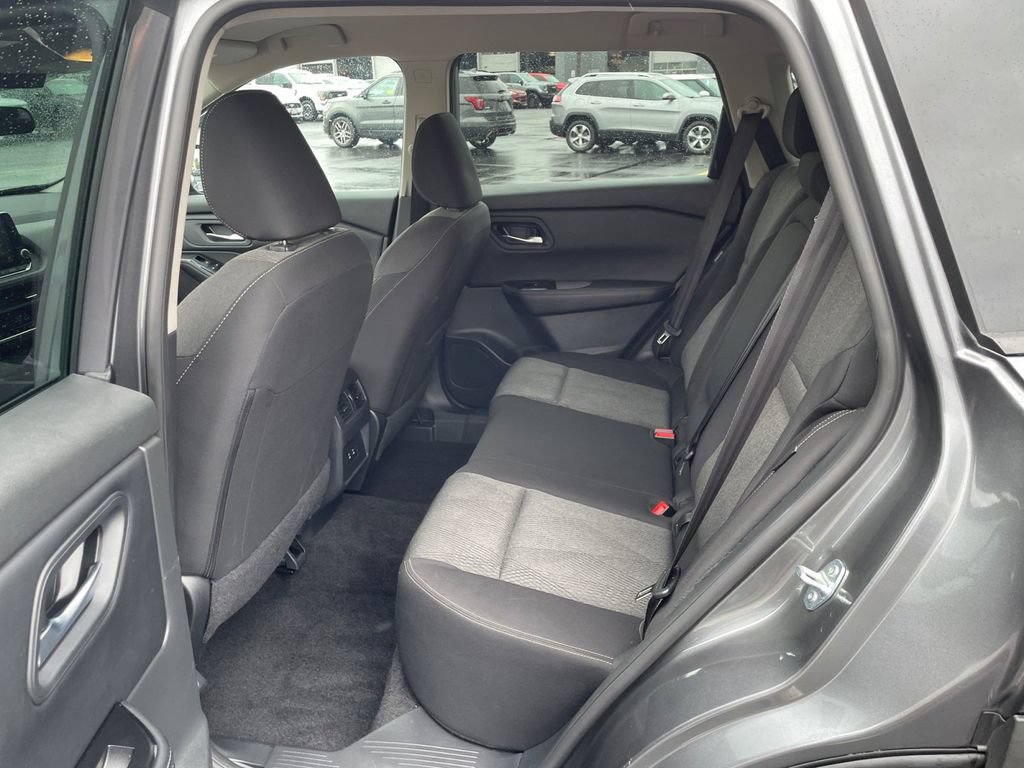 Used 2025 Nissan Rogue SV AWD/4WD image 15