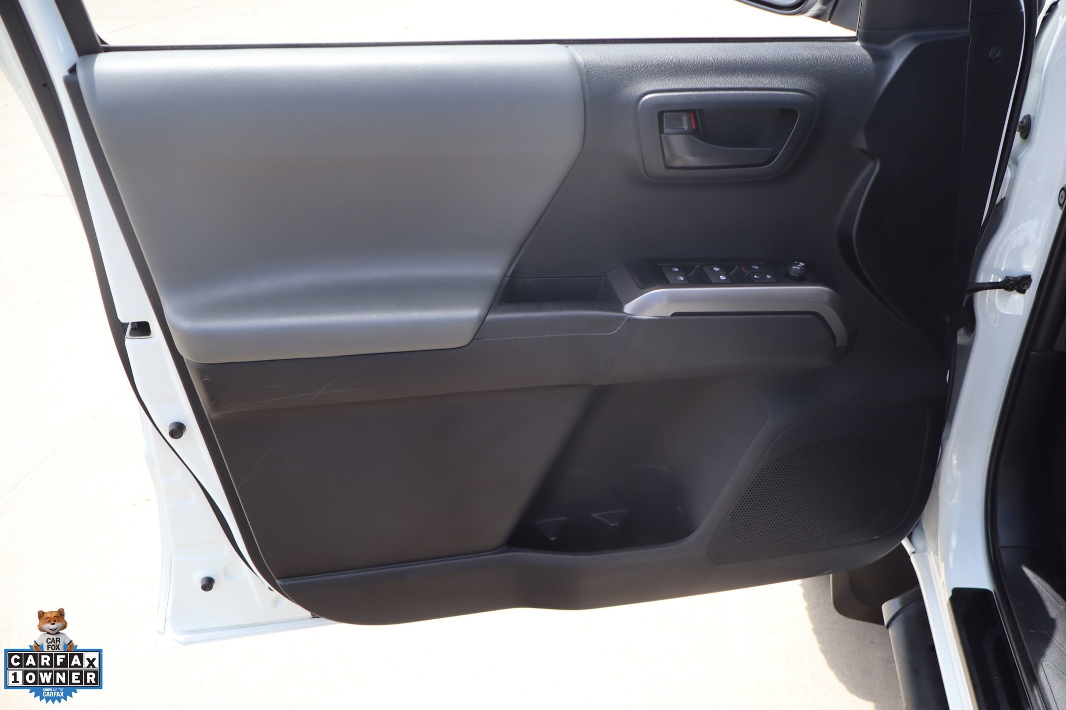Used 2023 Toyota Tacoma SR5 RWD image 12