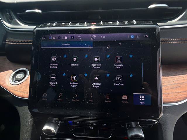 Used 2023 Jeep Grand Cherokee L Summit w/ Advanced Protech Group IV AWD/4WD image 17