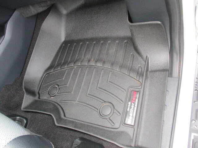 Certified 2022 Ford F150 Lightning Lariat AWD/4WD image 38