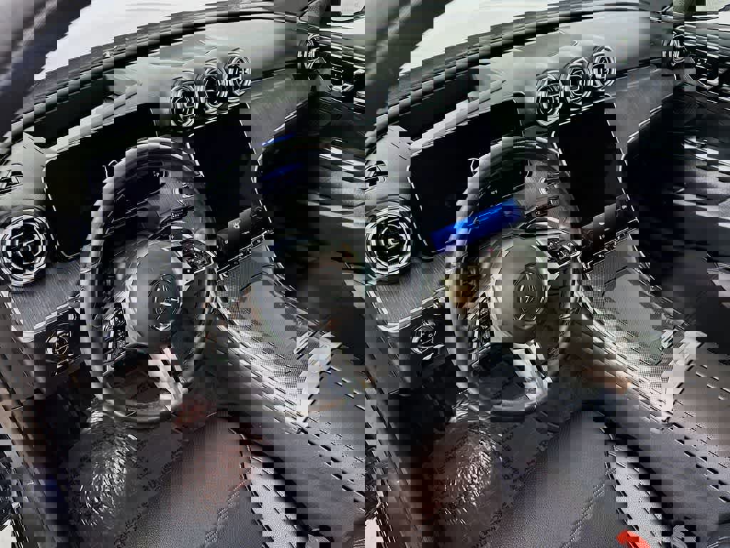 Used 2022 Mercedes-Benz C 300 4MATIC Sedan image 9