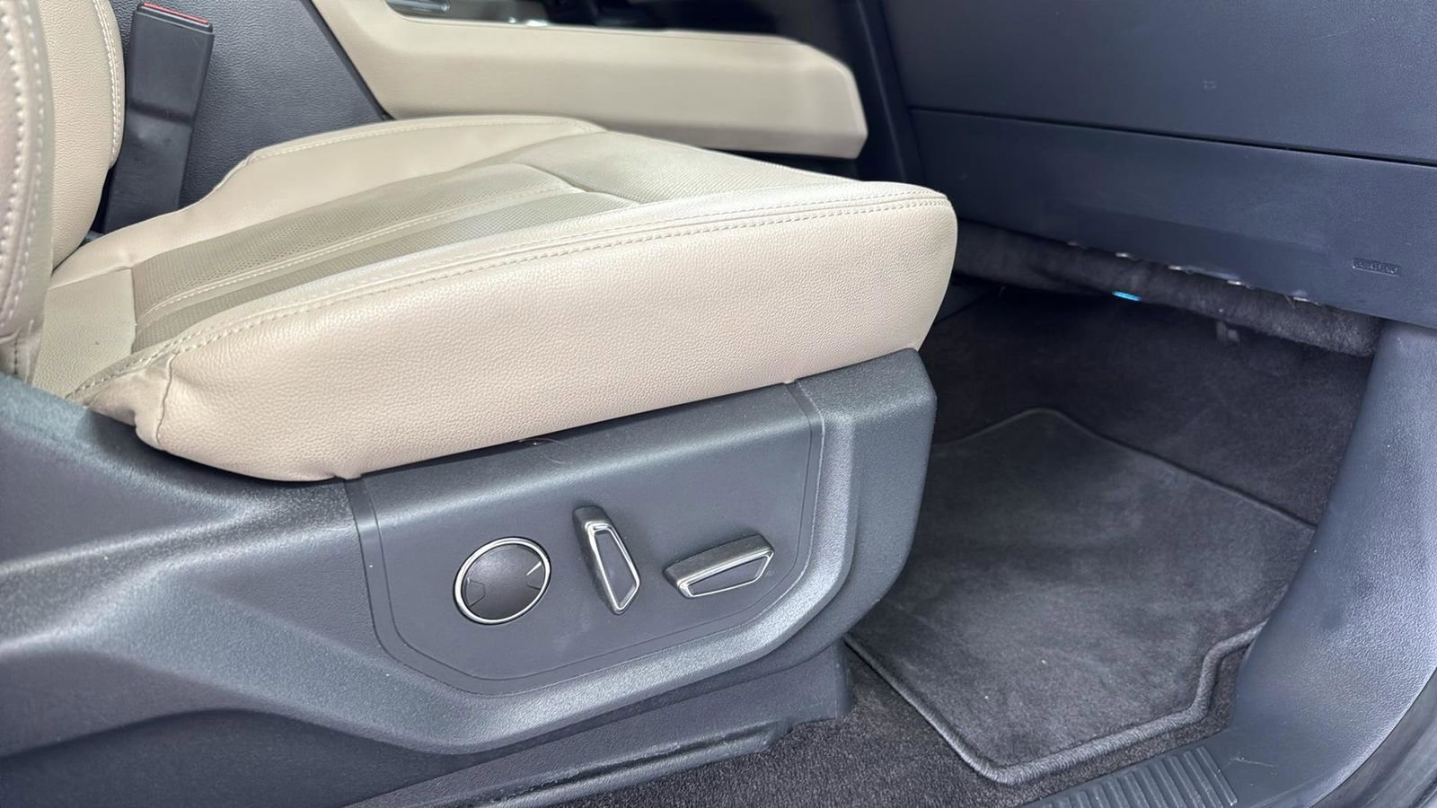 Certified 2022 Ford Expedition Limited image 25