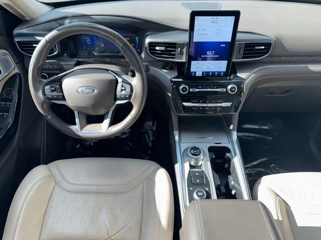 Certified 2023 Ford Explorer Platinum w/ Technology Package image 17