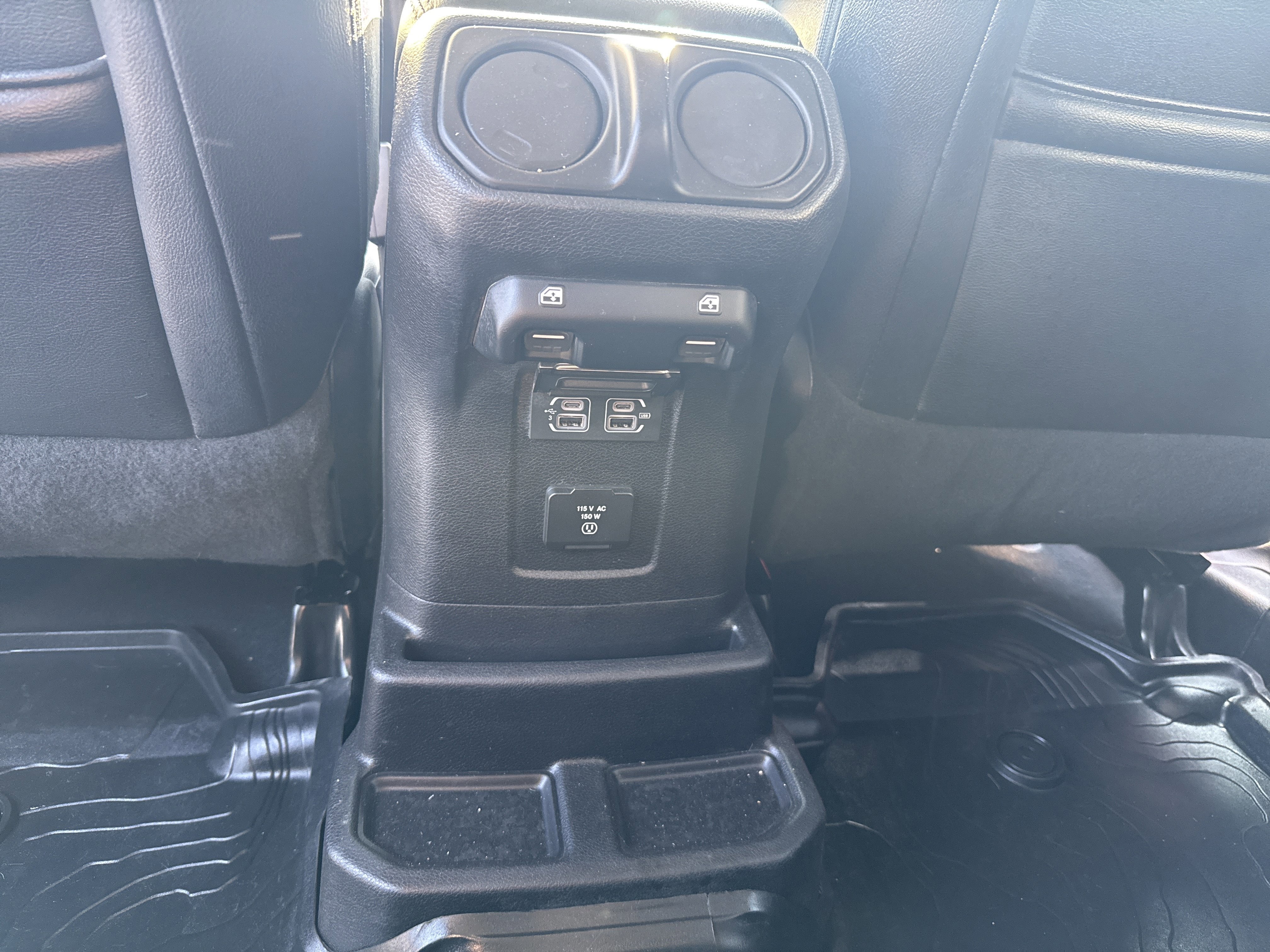 Used 2019 Jeep Wrangler Unlimited Sahara w/ Uconnect 4C Nav & Sound Group image 26