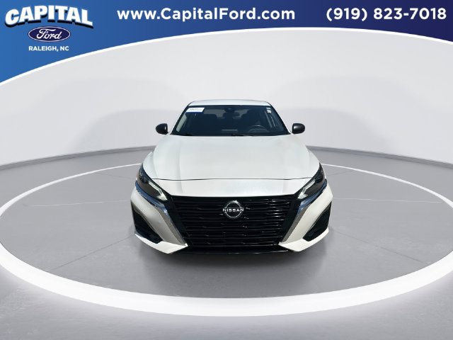Used 2024 Nissan Altima 2.5 SV FWD image 3