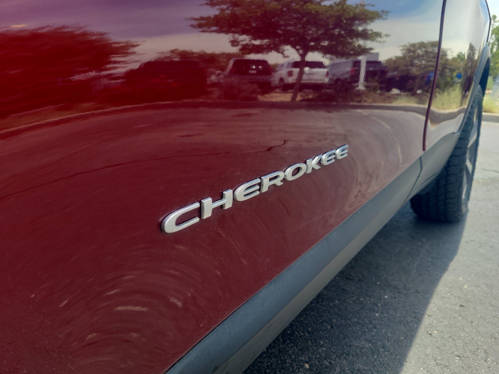 Used 2019 Jeep Cherokee Limited w/ Technology Group AWD/4WD image 24