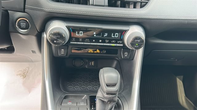 Used 2025 Toyota RAV4 XLE FWD image 21