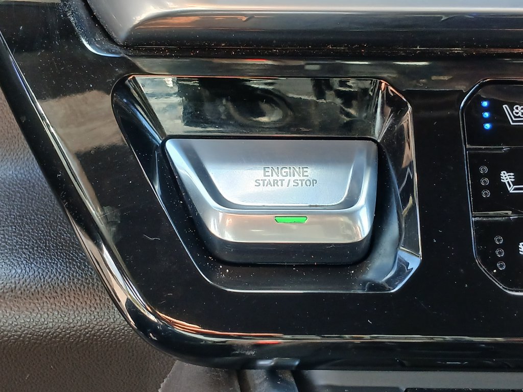 Used 2022 GMC Sierra 1500 Denali AWD/4WD image 17