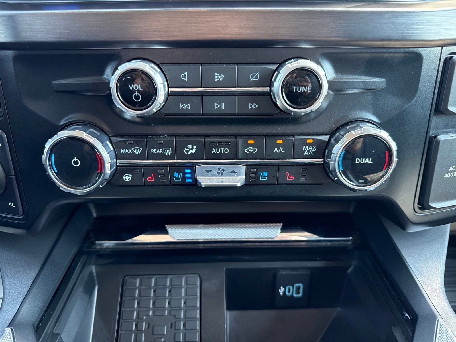 Certified 2023 Ford F250 Lariat w/ Chrome Package AWD/4WD image 34