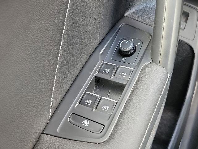 Used 2024 Volkswagen Tiguan SE R-Line w/ MDO Package, Three-Row FWD image 13