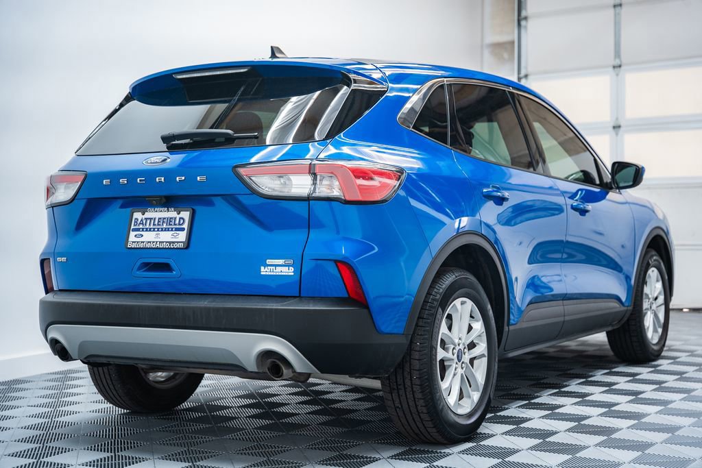 Certified 2020 Ford Escape SE image 3