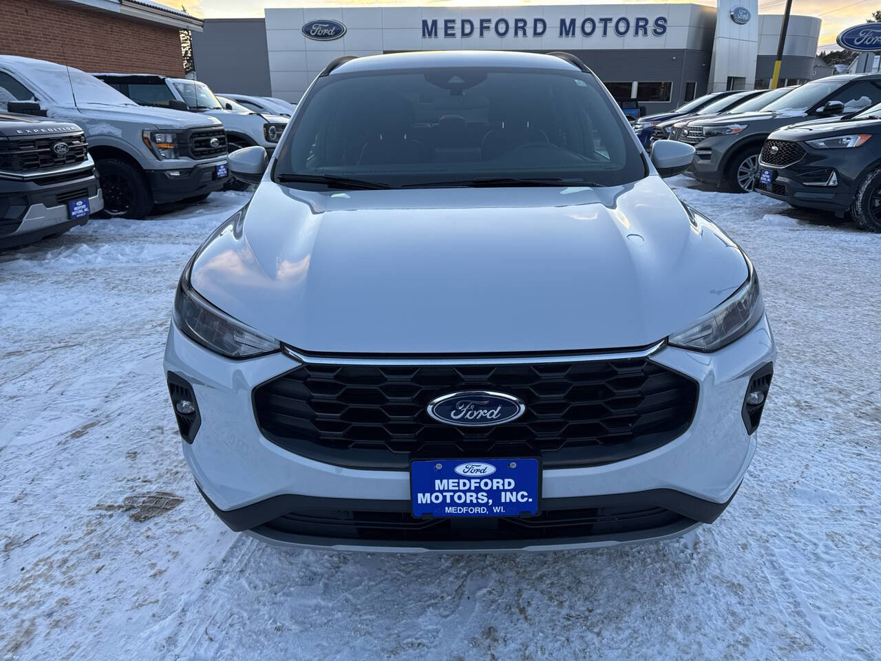 Certified 2025 Ford Escape ST-Line Select AWD/4WD image 9