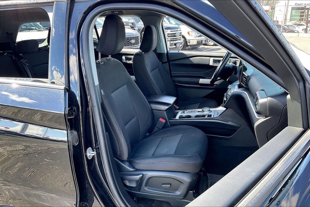 Certified 2022 Ford Explorer XLT w/ Class IV Trailer Tow Package image 6