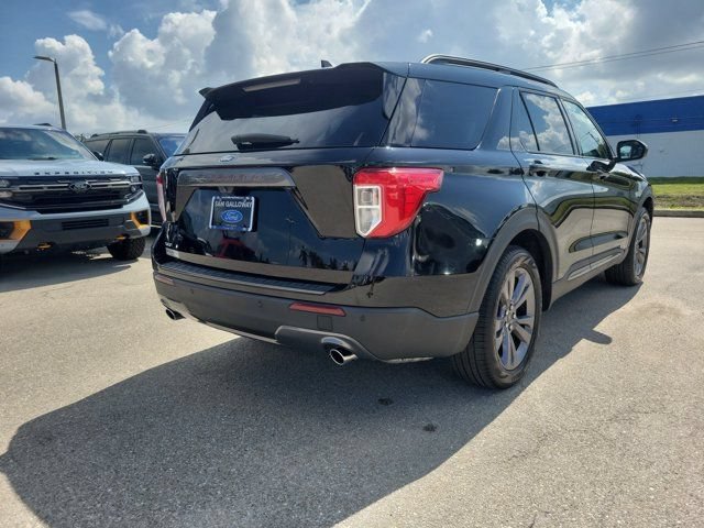 Certified 2023 Ford Explorer XLT w/ Equipment Group 202A RWD image 6